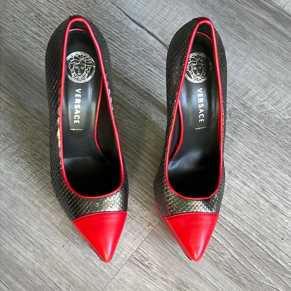 Beautiful Python Skin Pumps By Versace - image 1